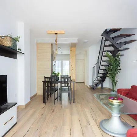 아파트 Duplex On The By Sunkeyrents 칼라오살바헤